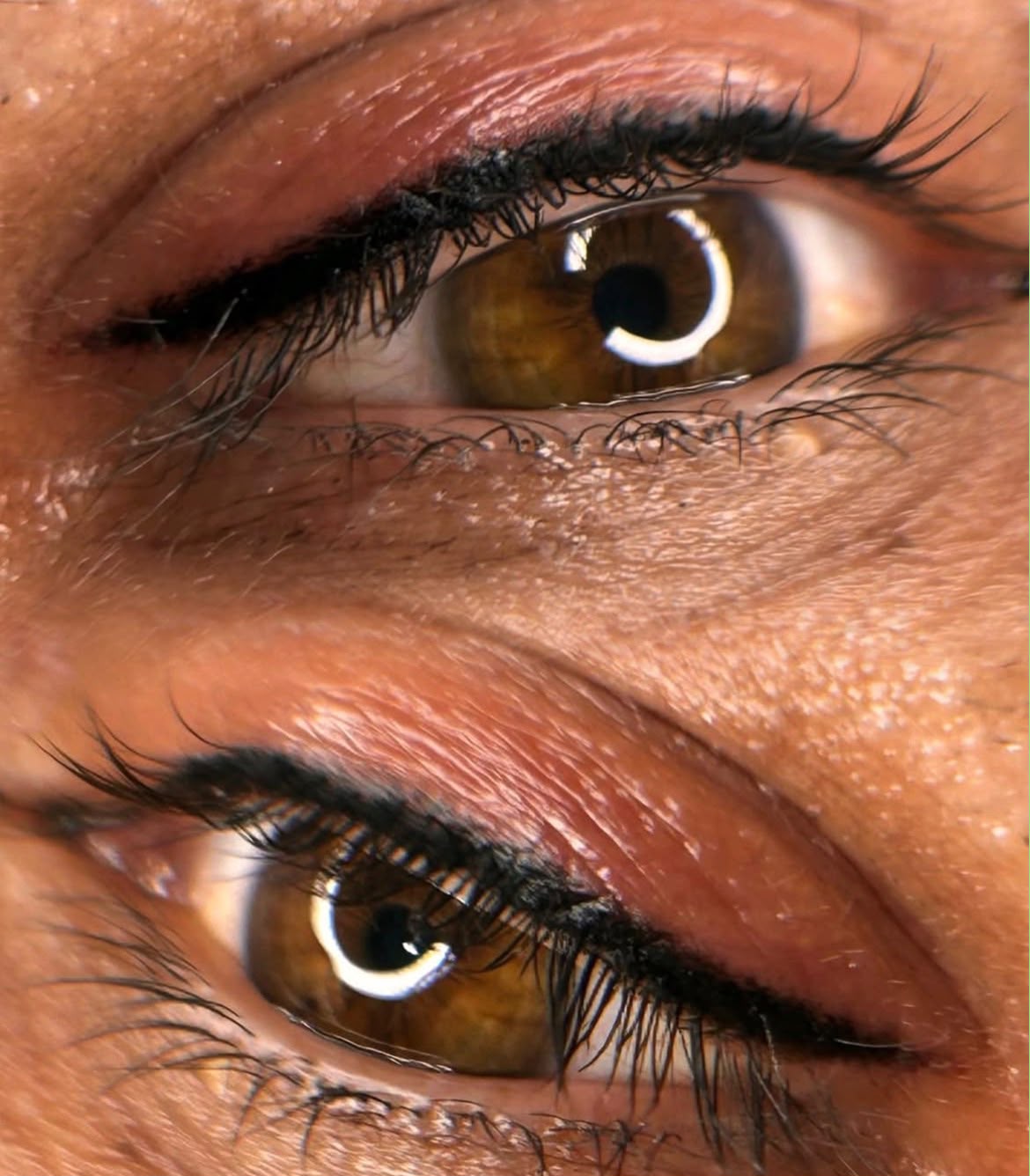 Lavoro di Permanent Make-Up — eyeliner